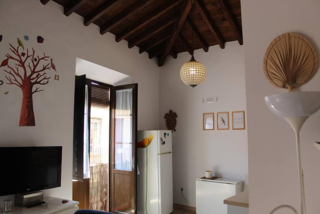 Good Vibes Rustic Downtown Alvarez Apartment มาลากา ภายนอก รูปภาพ
