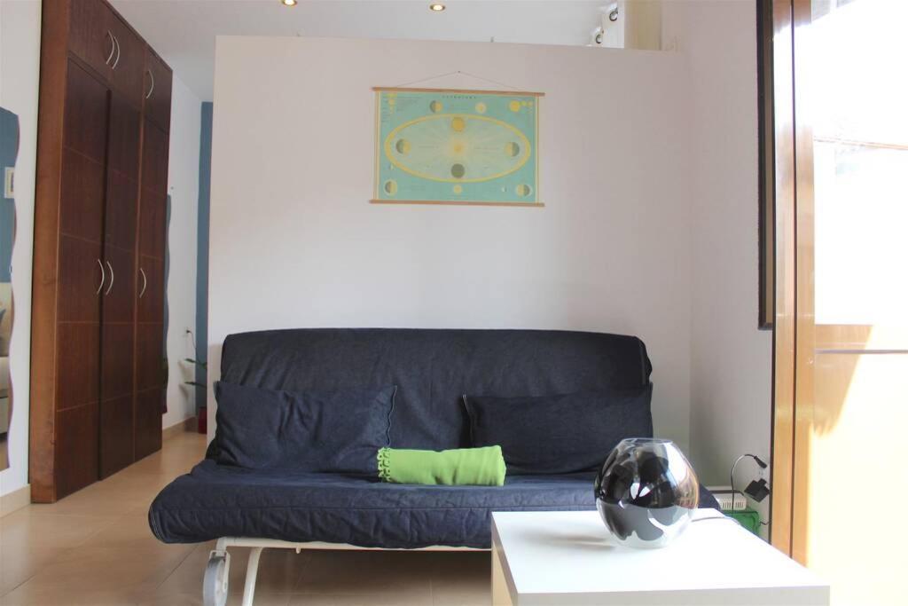 Good Vibes Rustic Downtown Alvarez Apartment มาลากา ภายนอก รูปภาพ