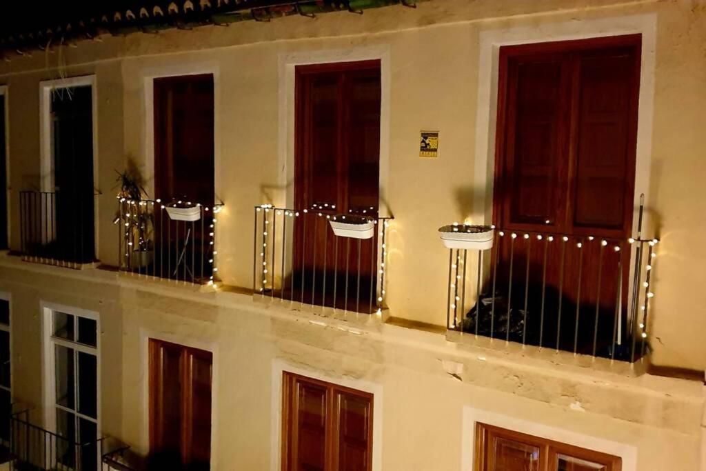 Good Vibes Rustic Downtown Alvarez Apartment มาลากา ภายนอก รูปภาพ